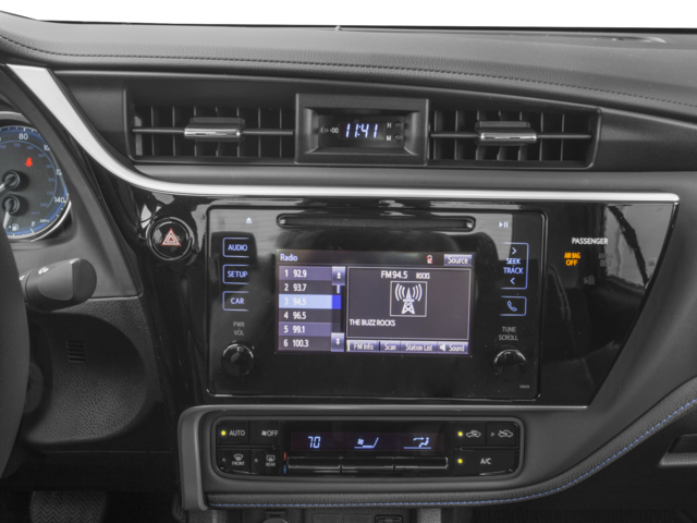 2017 Toyota Corolla SE Sedan 4D