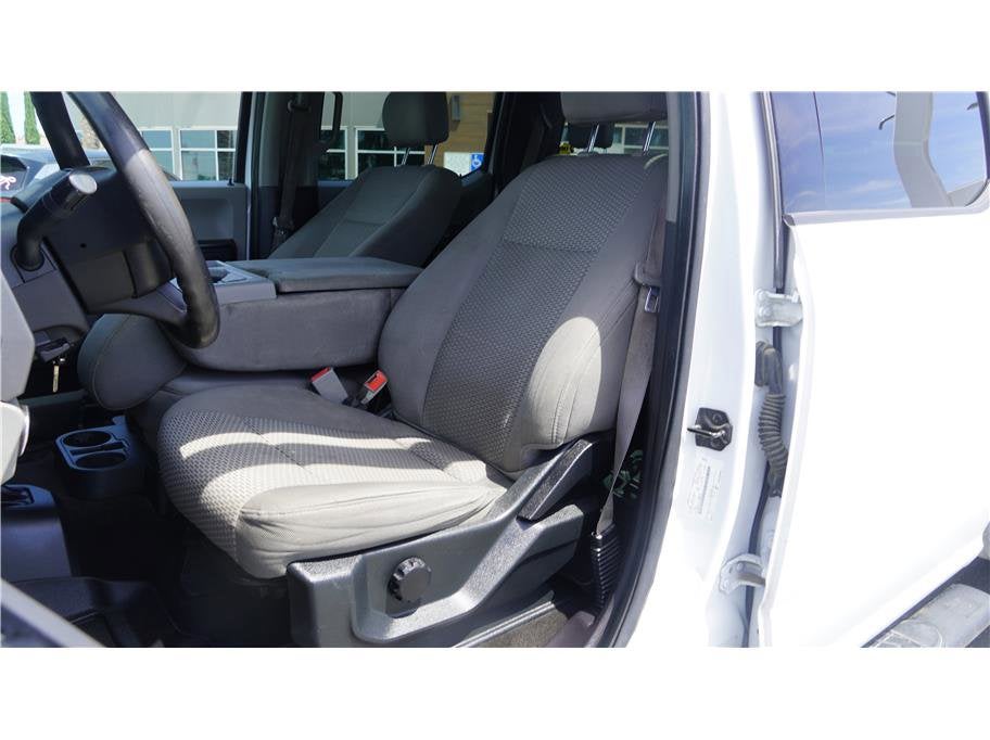 2018 Ford Super Duty F-350 DRW XLT Cab & Chassis 4D