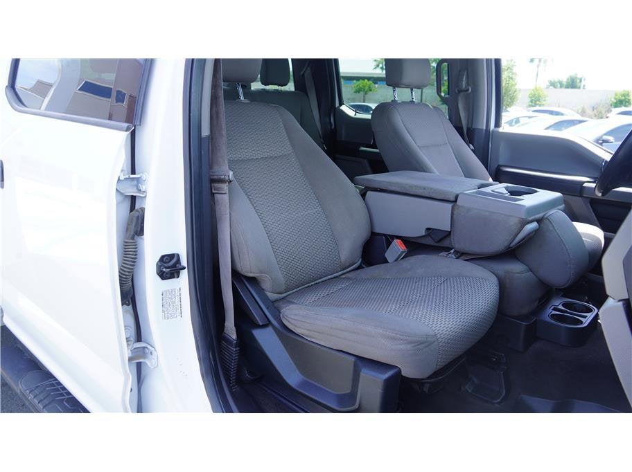 2018 Ford Super Duty F-350 DRW XLT Cab & Chassis 4D