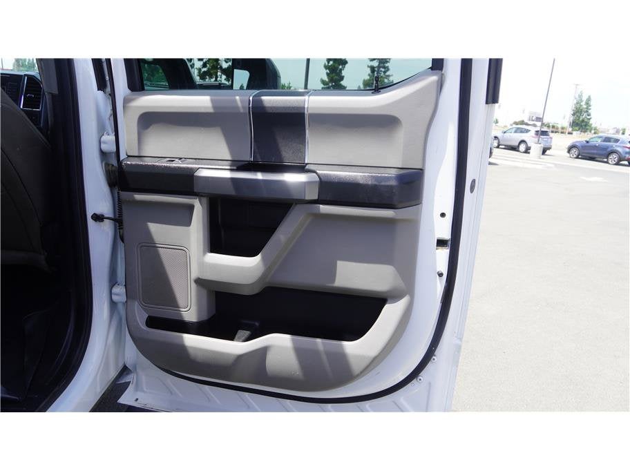 2018 Ford Super Duty F-350 DRW XLT Cab & Chassis 4D