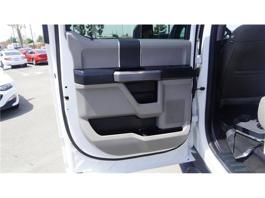 2018 Ford Super Duty F-350 DRW XLT Cab & Chassis 4D