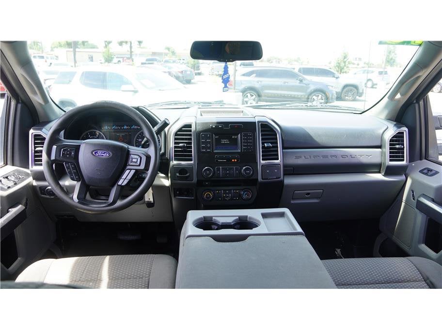 2018 Ford Super Duty F-350 DRW XLT Cab & Chassis 4D