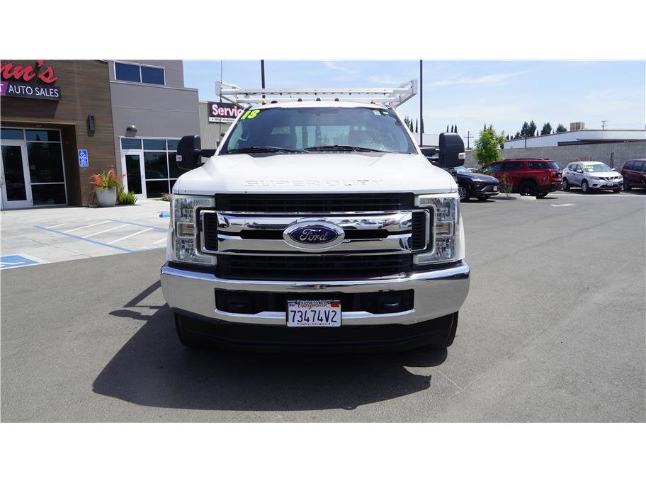 2018 Ford Super Duty F-350 DRW XLT Cab & Chassis 4D