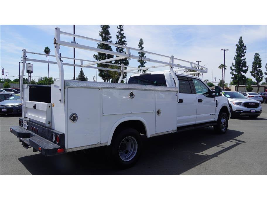 2018 Ford Super Duty F-350 DRW XLT Cab & Chassis 4D