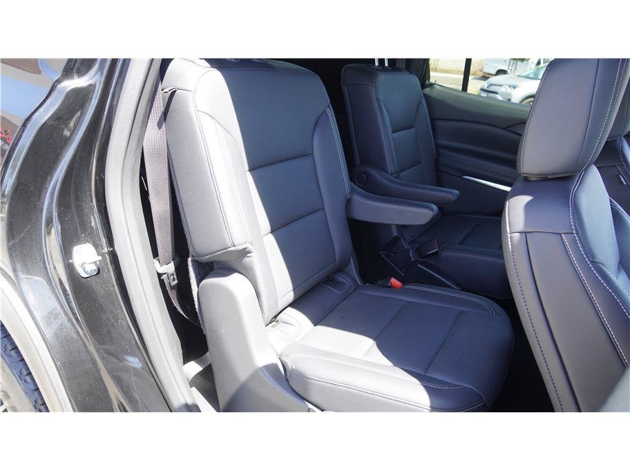 2025 Chevrolet Traverse FWD LT