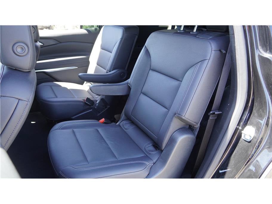 2025 Chevrolet Traverse FWD LT