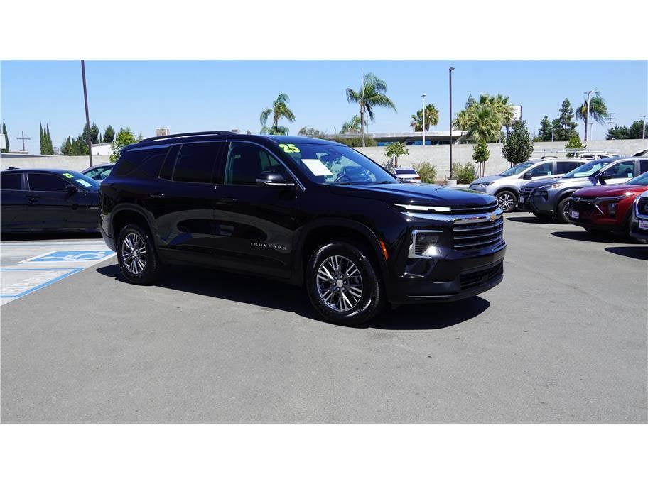 2025 Chevrolet Traverse FWD LT
