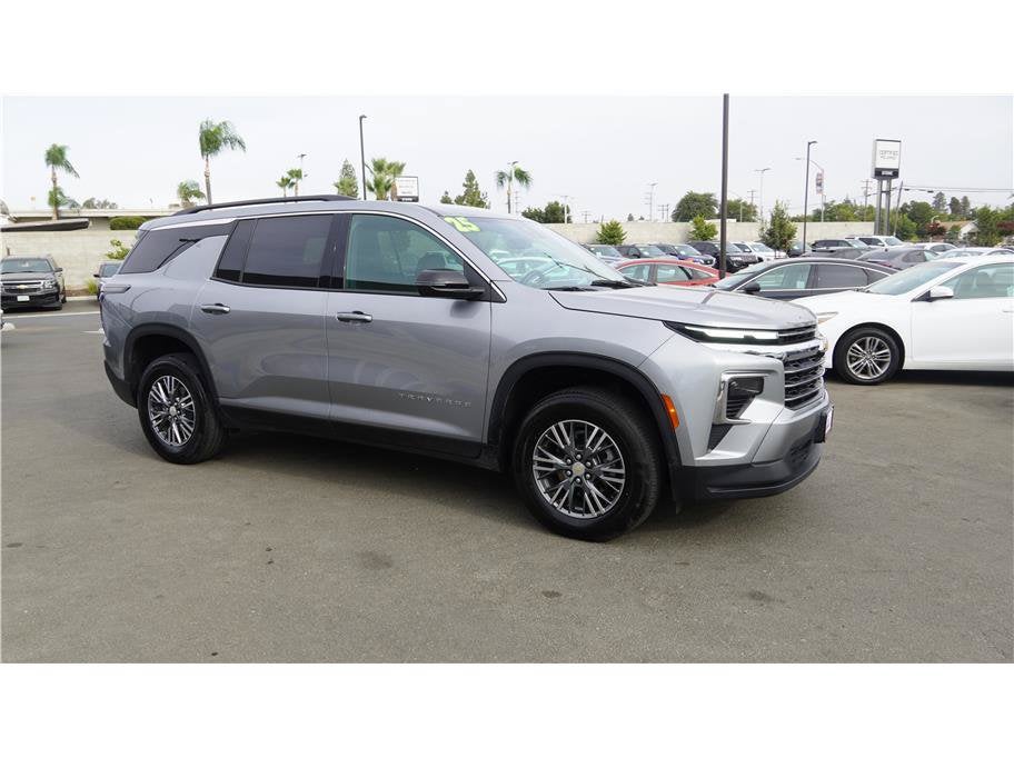 2025 Chevrolet Traverse FWD LT