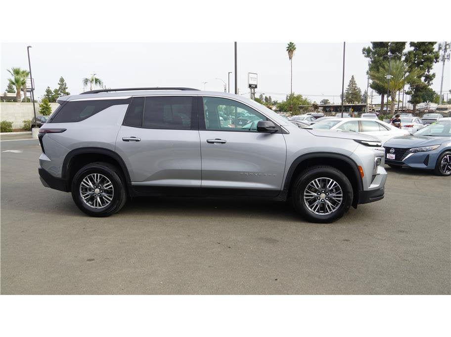 2025 Chevrolet Traverse FWD LT