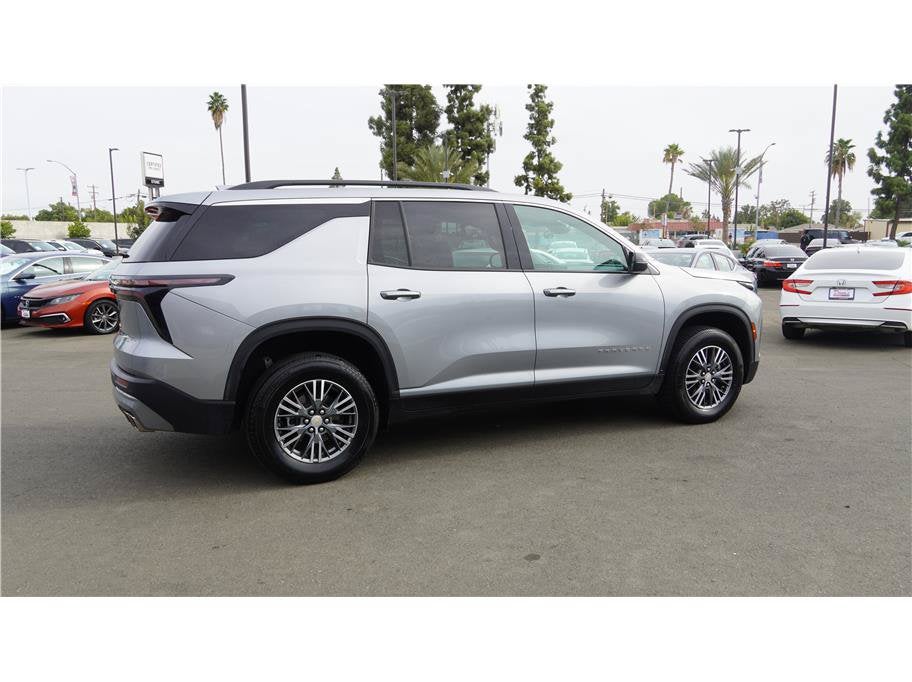 2025 Chevrolet Traverse FWD LT