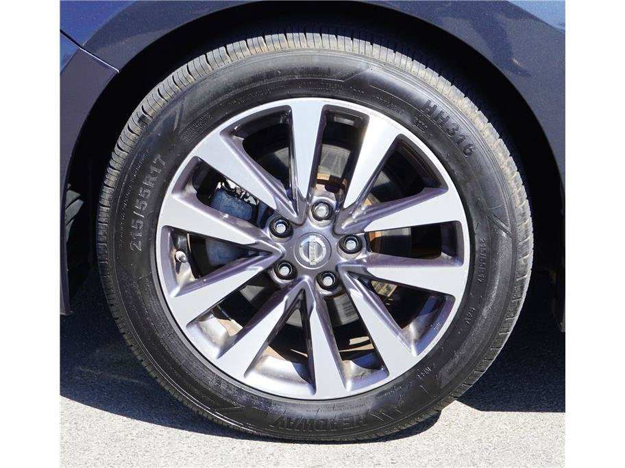 2017 Nissan Altima 2.5 SV Sedan 4D