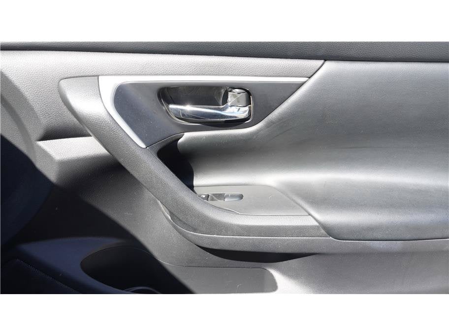 2017 Nissan Altima 2.5 SV Sedan 4D