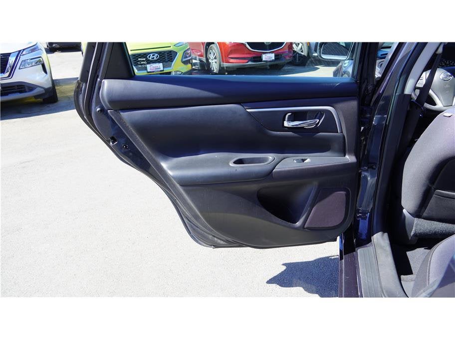 2017 Nissan Altima 2.5 SV Sedan 4D