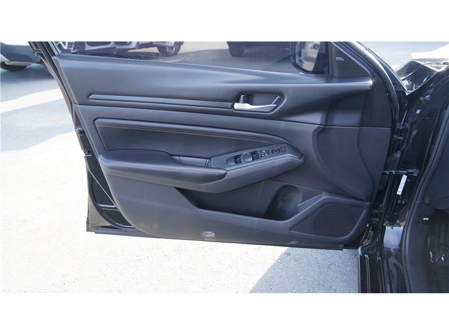 2021 Nissan Altima 2.0 SR