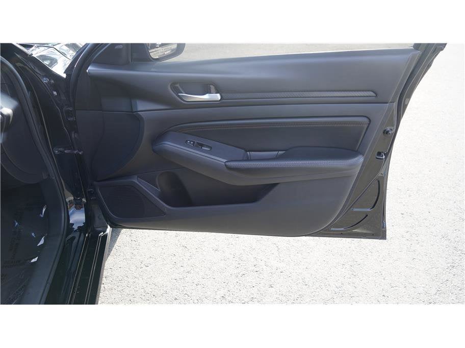 2021 Nissan Altima 2.0 SR