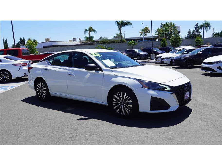 2025 Nissan Altima SV