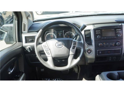 2017 Nissan Titan SV