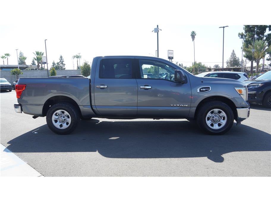 2017 Nissan Titan SV