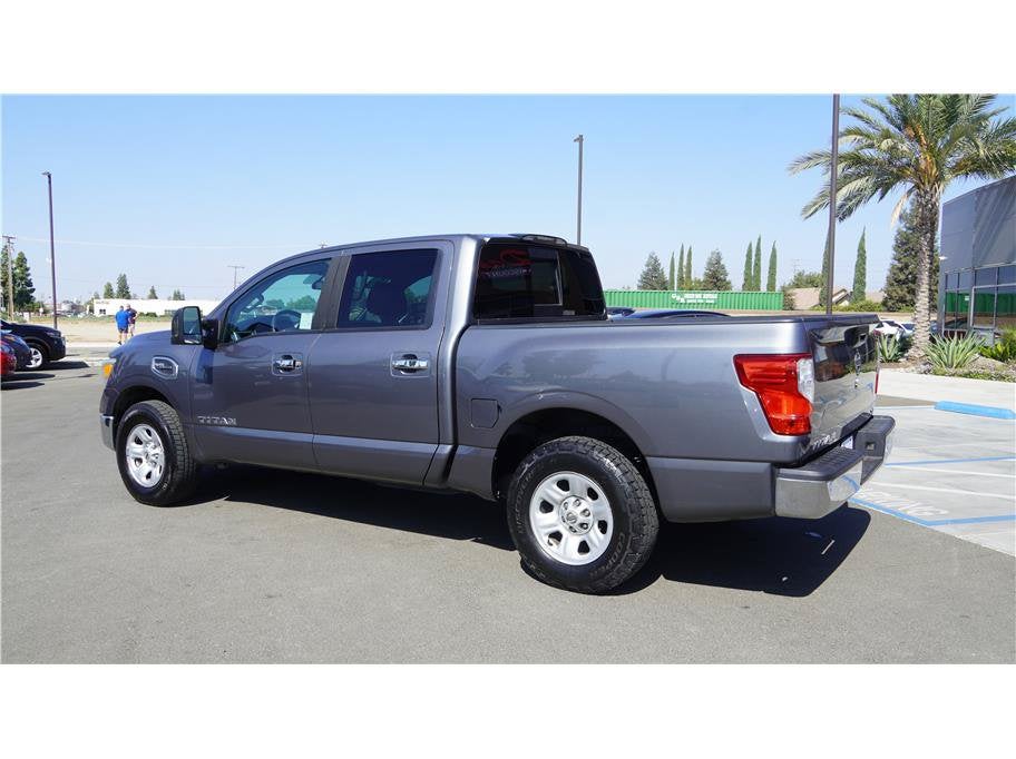 2017 Nissan Titan SV
