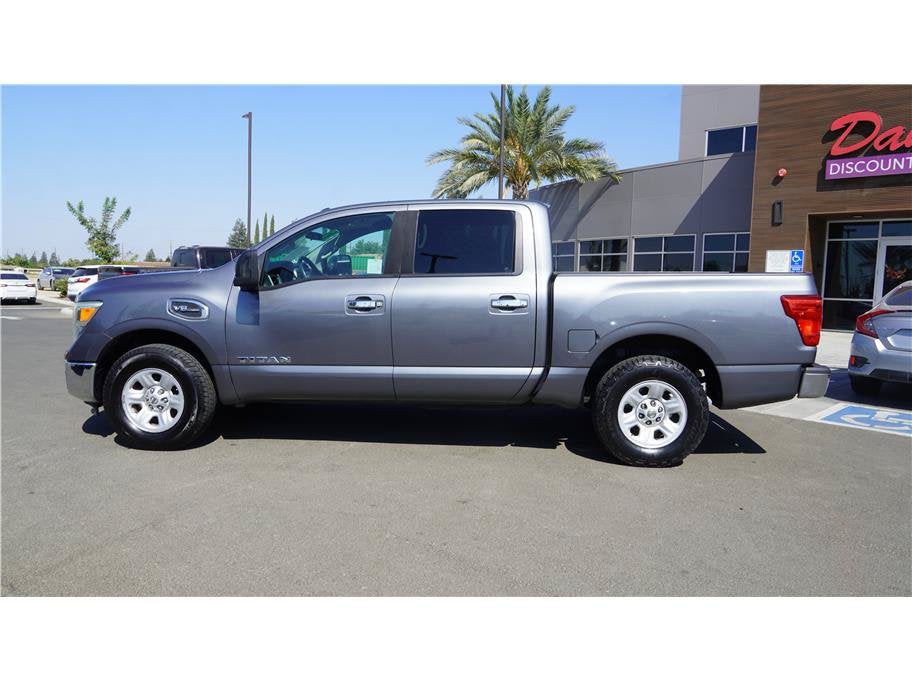 2017 Nissan Titan SV