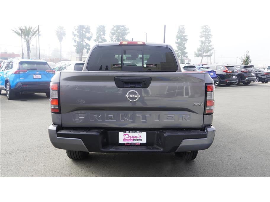 2022 Nissan Frontier SV