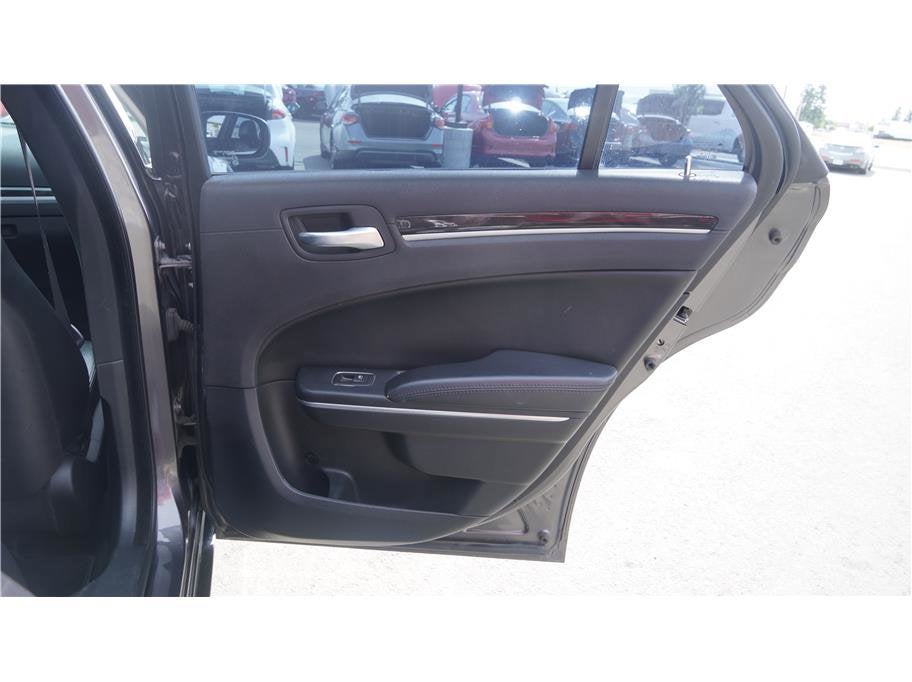 2015 Chrysler 300 Limited