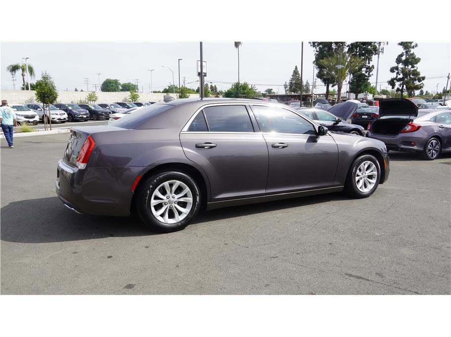 2015 Chrysler 300 Limited