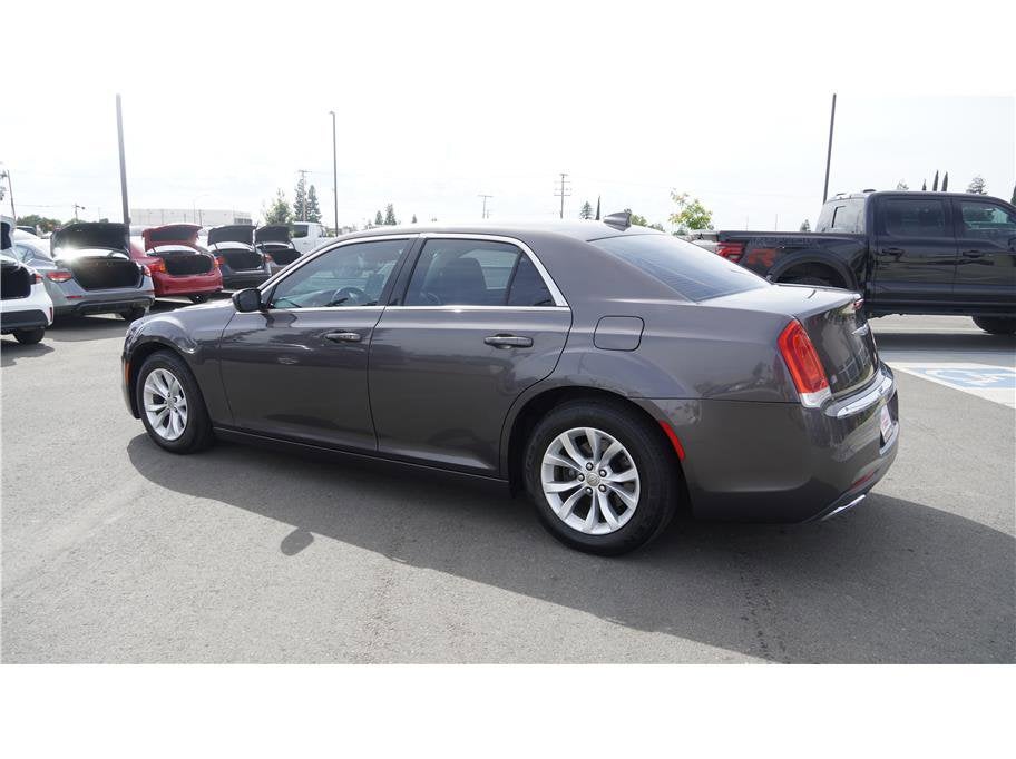 2015 Chrysler 300 Limited