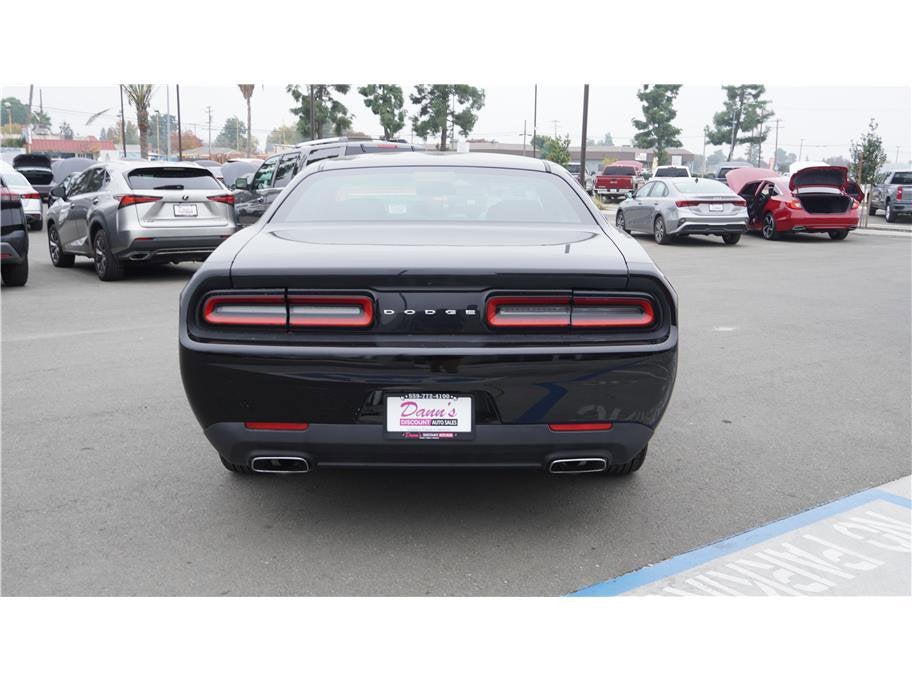 2016 Dodge Challenger SXT