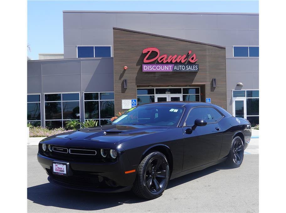 2016 Dodge Challenger SXT's photo