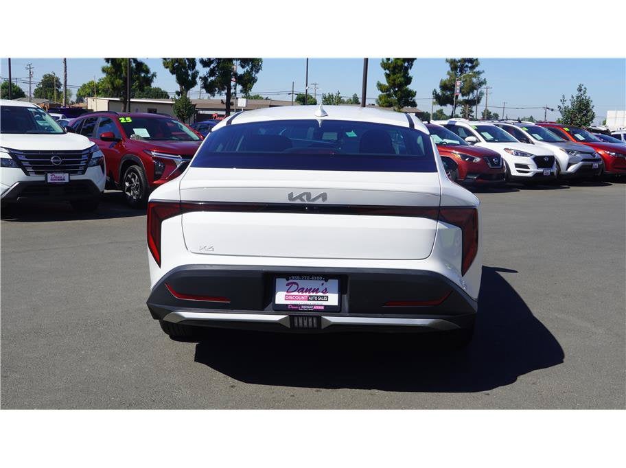 2025 Kia K4 LXS