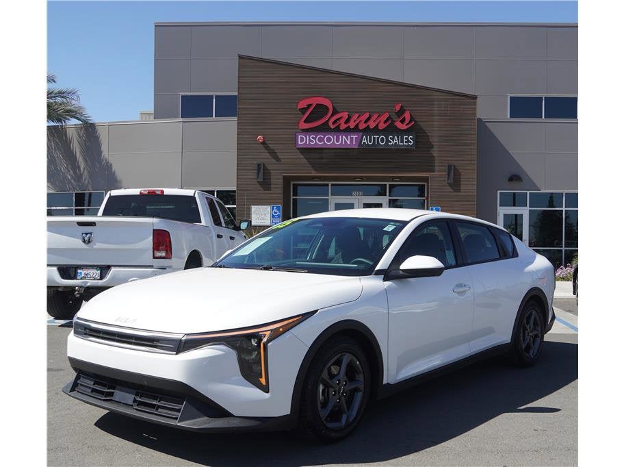 2025 Kia K4 LXS AT's photo