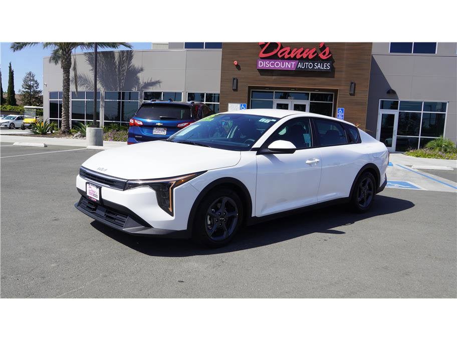 2025 Kia K4 LXS