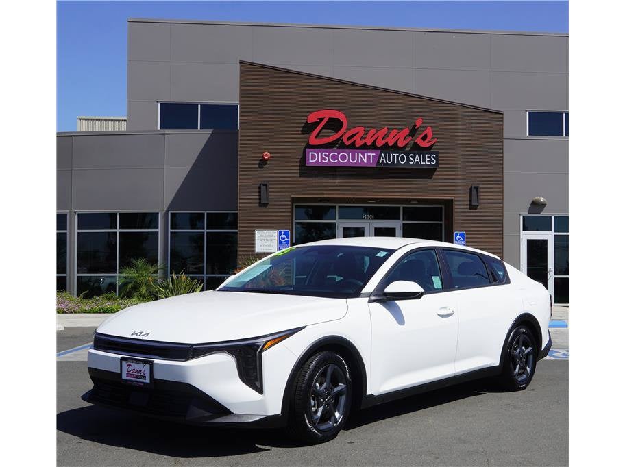2025 Kia K4 LXS
