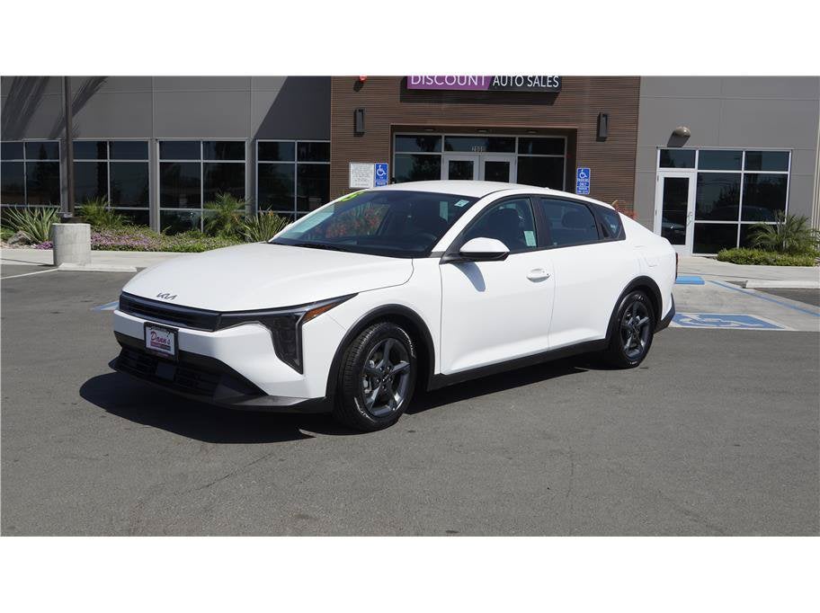 2025 Kia K4 LXS
