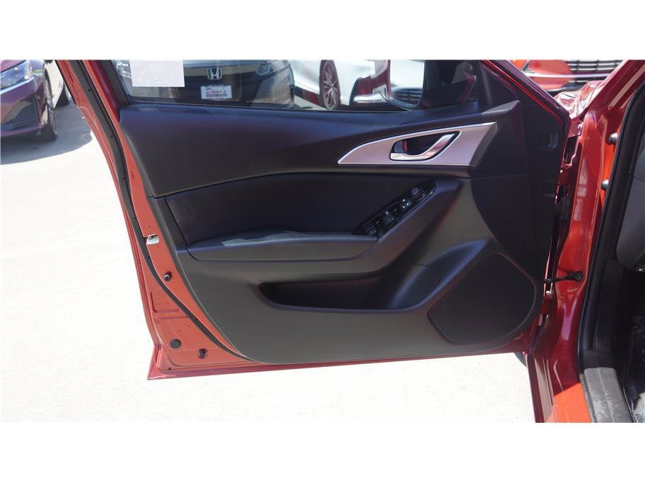 2018 Mazda Mazda3 4-Door Sport