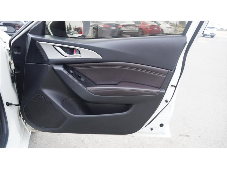 2018 Mazda Mazda3 4-Door Touring