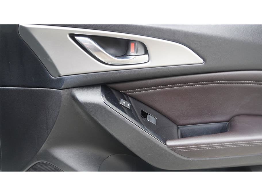 2018 Mazda Mazda3 4-Door Touring