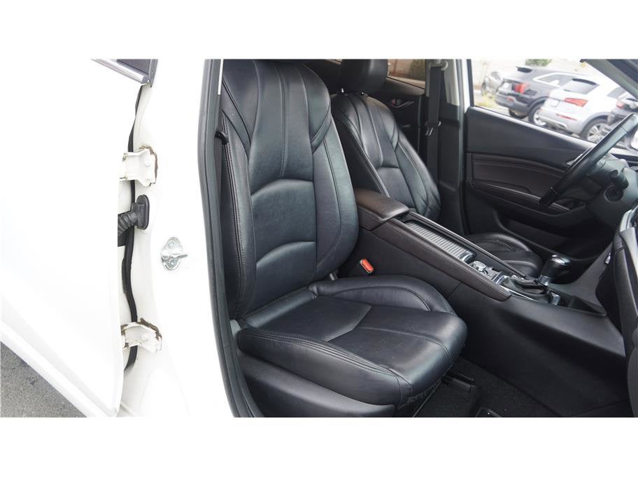 2018 Mazda Mazda3 4-Door Touring