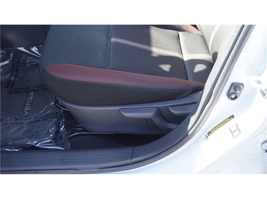 2025 Nissan Versa SR
