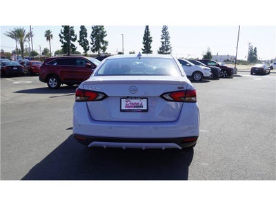 2025 Nissan Versa SR