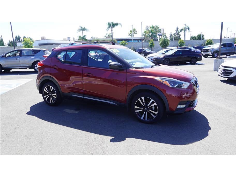 2020 Nissan Kicks SR