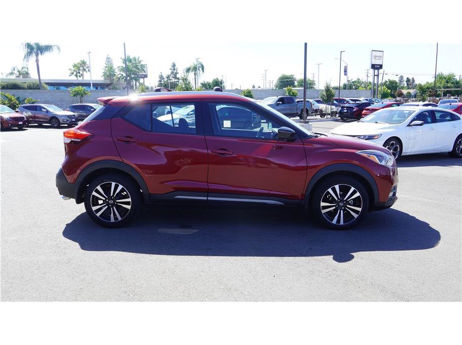 2020 Nissan Kicks SR