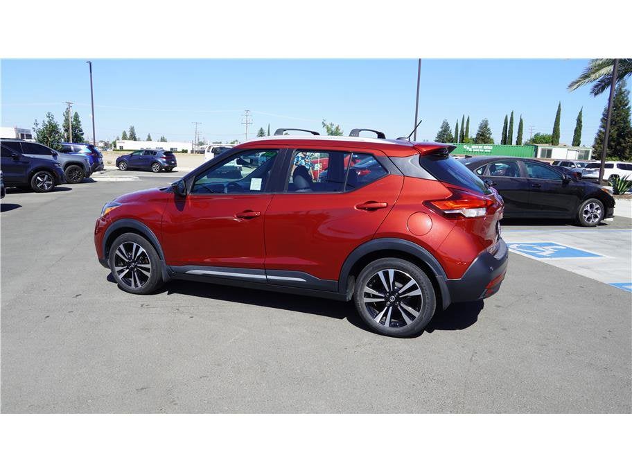 2020 Nissan Kicks SR