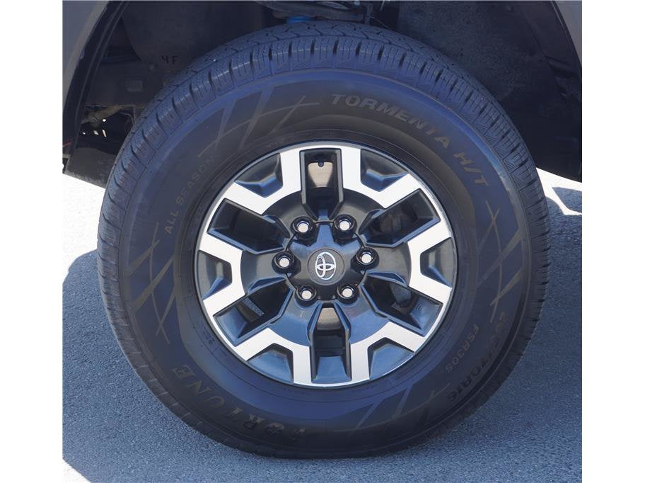 2018 Toyota Tacoma TRD Off-Road Pickup 4D 5 ft