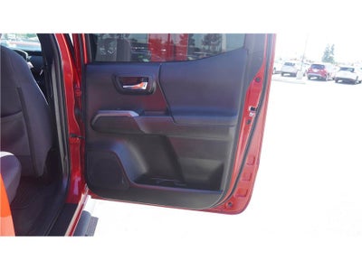 2018 Toyota Tacoma TRD Off-Road Pickup 4D 5 ft