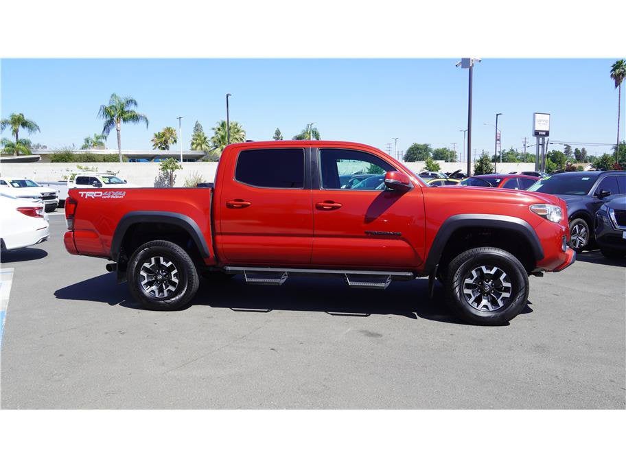 2018 Toyota Tacoma TRD Off-Road Pickup 4D 5 ft
