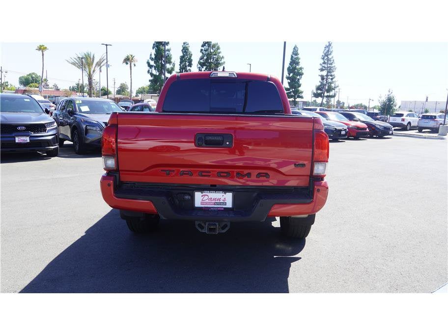 2018 Toyota Tacoma TRD Off-Road Pickup 4D 5 ft