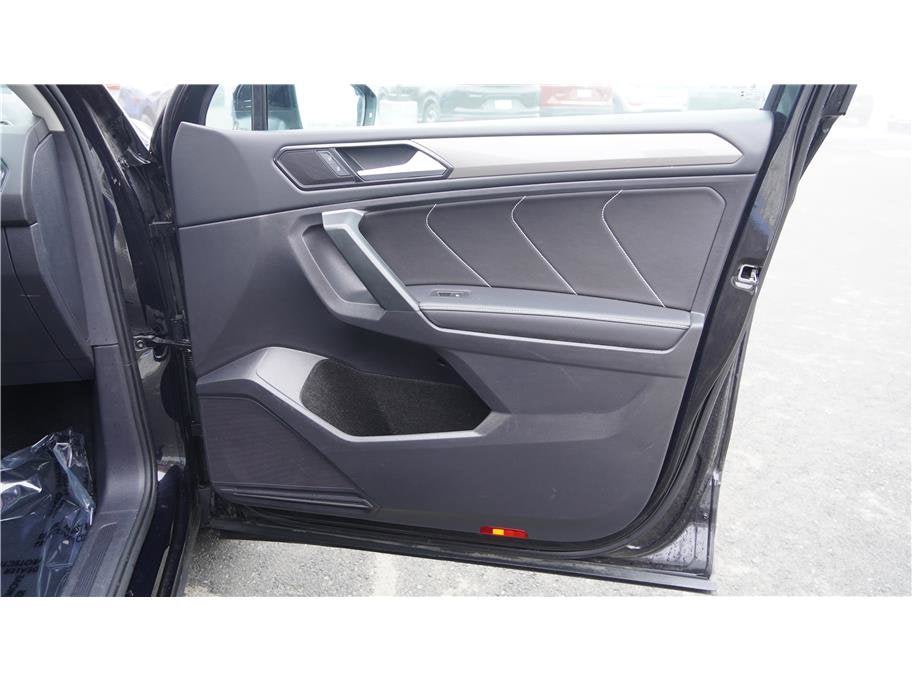 2024 Volkswagen Tiguan SE Sport Utility 4D