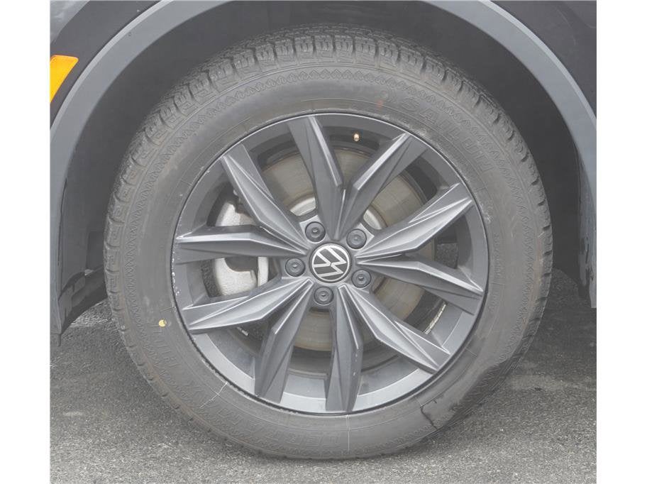 2024 Volkswagen Tiguan SE Sport Utility 4D